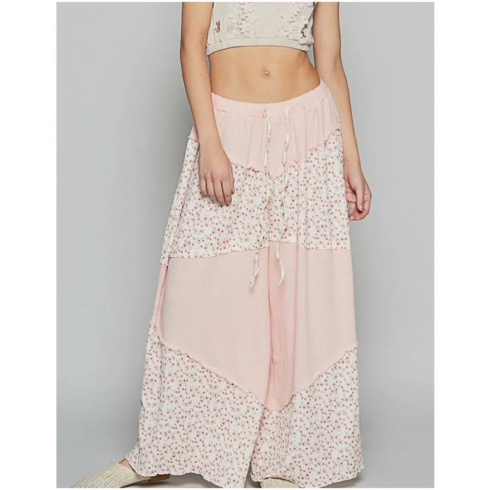 24. NWOT POL Blush Pink Stretchy Waist Floral Print Wide Leg Lounge Pants - Picture 3 of 4